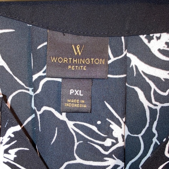 Black and white floral top - Picture 3 of 4